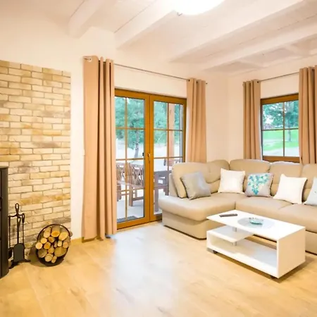 Dom wakacyjny A 143 Cztery Pokoje- Kaszubska Ostoja